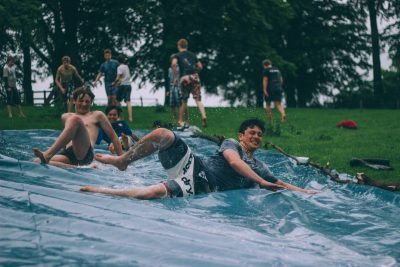 seguro para campamentos de verano